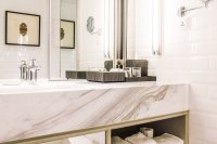Eenvoudige tips om je badkamer te ontruimen