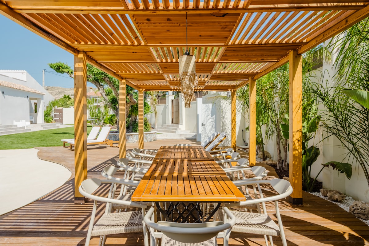 Zo geef je je tuin een mediterrane sfeer zonder hovenier